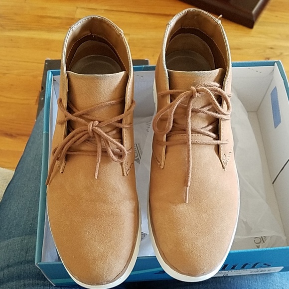 Boots - Picture 2 of 5